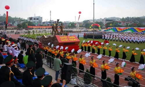 Đoàn công tác của Tiểu ban Văn kiện Đại hội XII của Đảng làm việc với Ban Thường vụ Tỉnh ủy Điện Biên